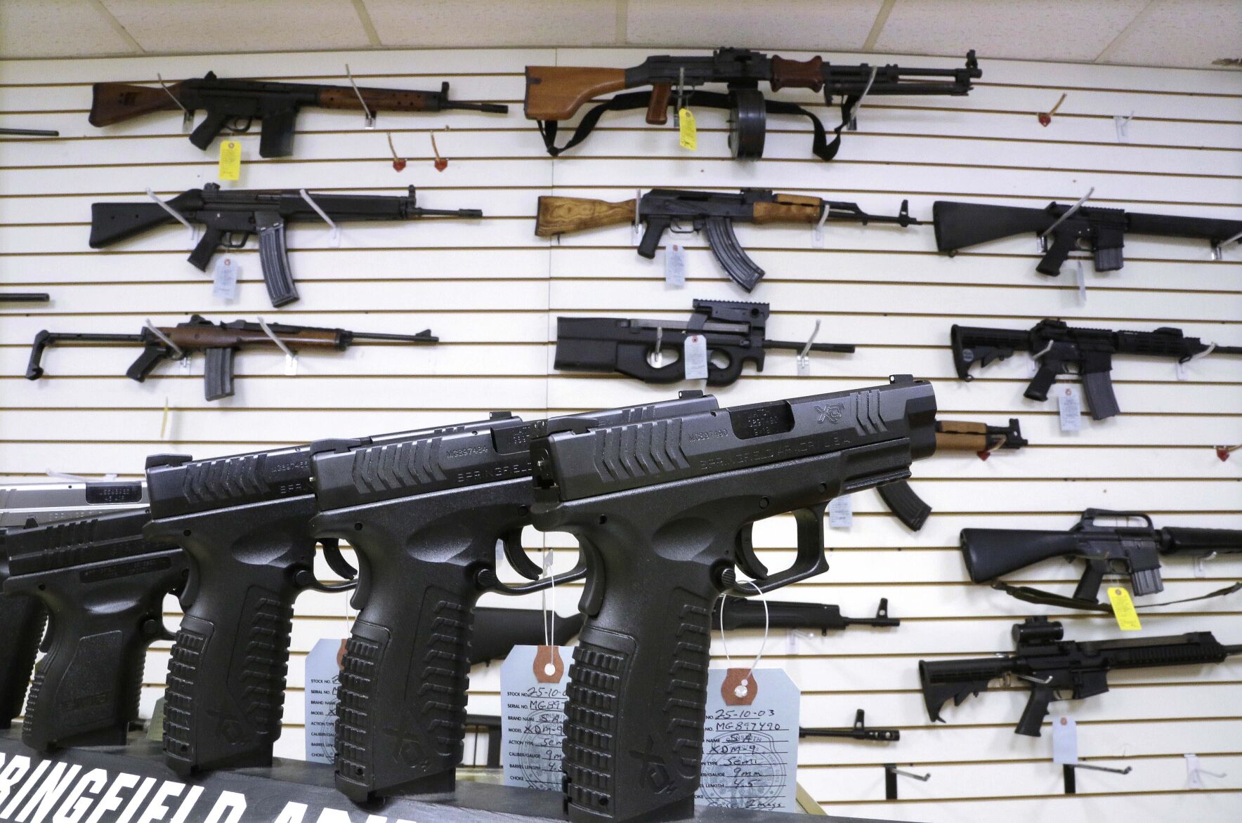 Louisville lawmaker files bill that would create background checks for gun purchases in Kentucky